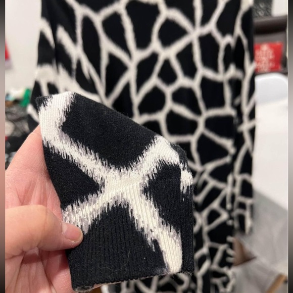 Michael Kors Dress. Size Medium. Worn once and in super good condition. - Picture 2 of 3